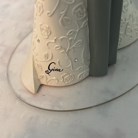 🆕Gina Free-hill collection Wedding EMBRACE CAKE TOPPER Polyresin Bride Groom - Picture 7 of 13